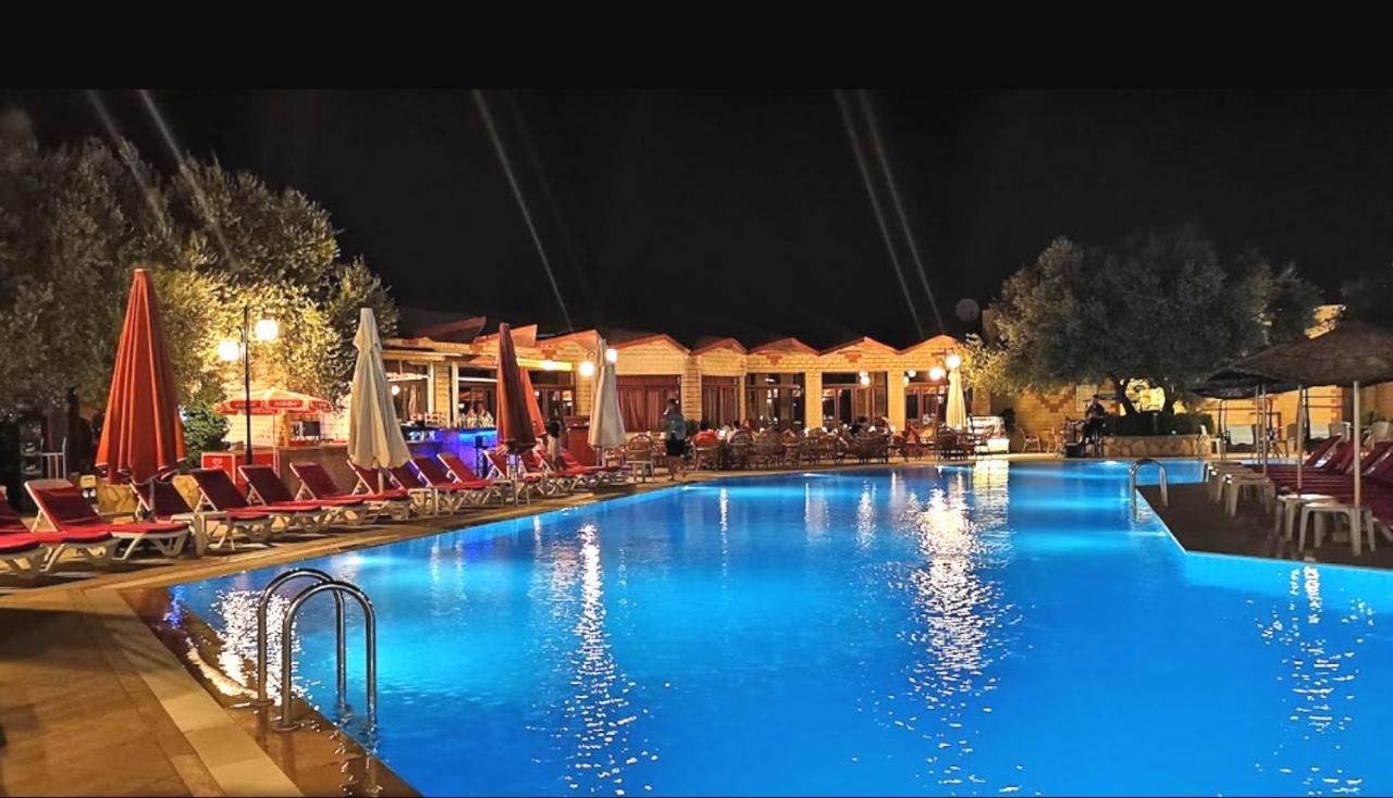 Alize Resort Hotel Yenifoca Екстер'єр фото
